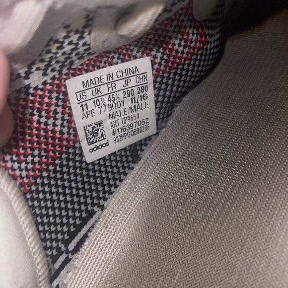 Zebra Yeezys used - Picture 5 of 5